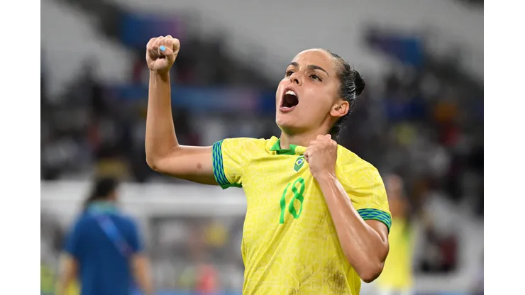 Gabi Portilho comemorando o gol marcado contra a Espanha (Foto: Clive Mason/Getty Images)