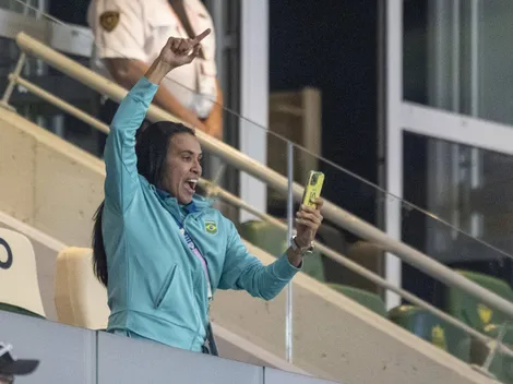 Torcida pede Marta no banco na final das Olimpíadas  