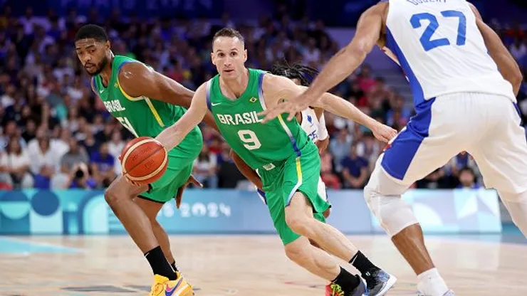 Seleção Brasileira de basquete masculino enfrenta o Dream Team nesta terça (6)