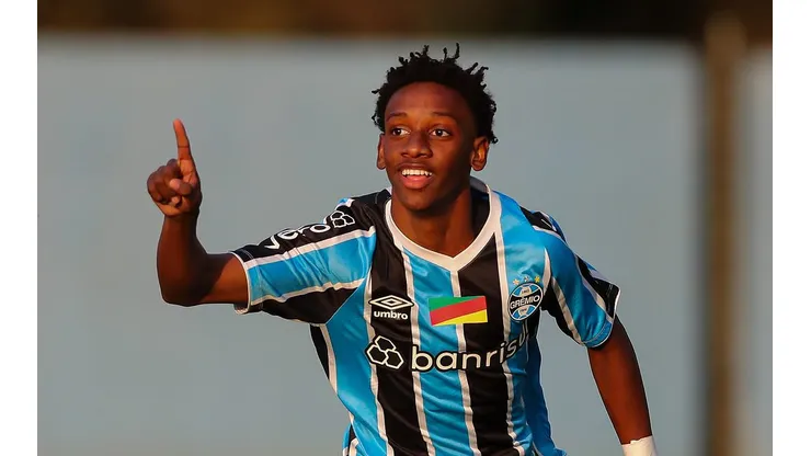 Gabriel Mec está sendo negociado