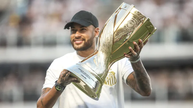 Neymar sempre é assunto no Santos.