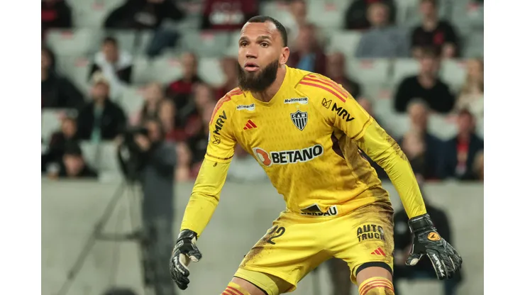 Everson, goleiro do Atletico-MG durante partida contra o Athletico-PR na Arena da Baixada pelo campeonato Brasileiro A 2023.