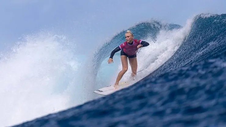 Tatiana Weston-Webb irá disputar o ouro no surfe feminino nas Olimpíadas 2024