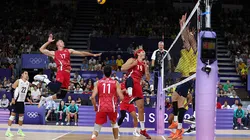 Ataque dos EUA contra o Brasil no vôlei masculino nas Olimpíadas 2024