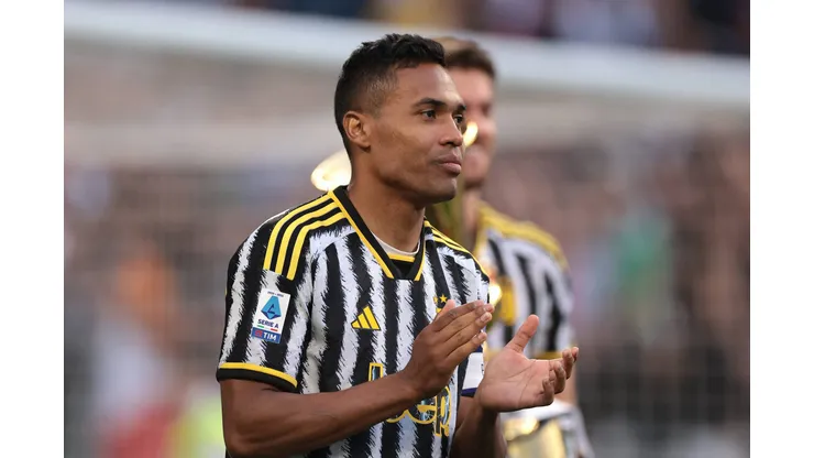 Palmeiras procurou Alex Sandro