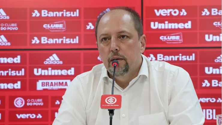 Alessandro Barcellos cancela acordo com atacante ex-Ceará.
