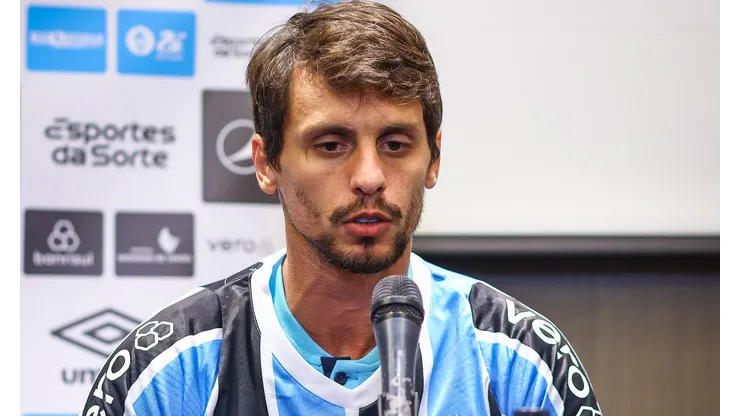 A situação de Rodrigo Caio é uma das preocupações da caserna gremista