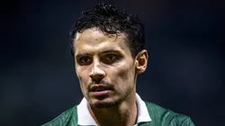 Raphael Veiga durante jogo no Allianz Parque. Meia tem contrato até o fim de 2026.