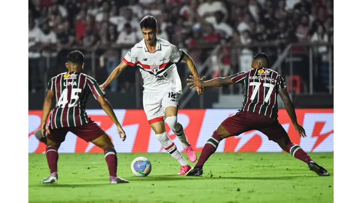 Rodriguinho e Moreira saem do São Paulo?