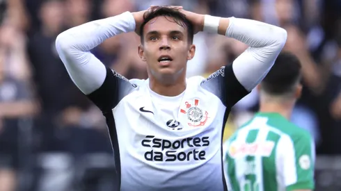 Giovane jogador do Corinthians lamenta durante partida contra o Juventude. Foto: Marcello Zambrana/AGIF