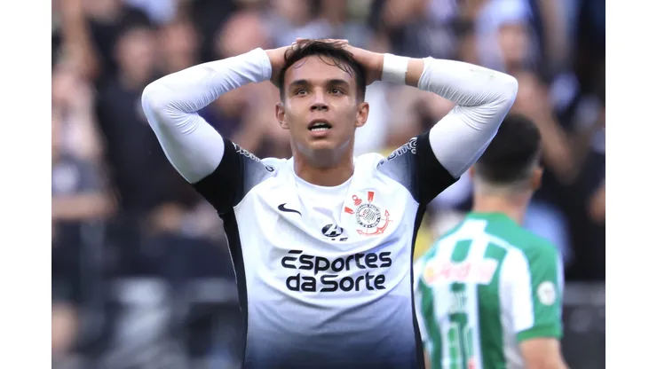 Giovane jogador do Corinthians lamenta durante partida contra o Juventude. Foto: Marcello Zambrana/AGIF