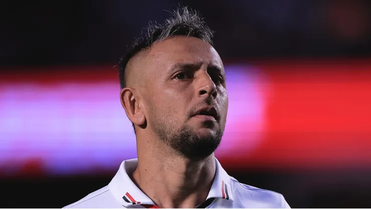 Rafinha durante partida do SPFC no Morumbis. Foto: Ettore Chiereguini/AGIF