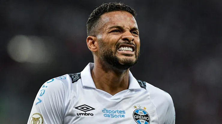 RJ - RIO DE JANEIRO - 13/06/2024 - BRASILEIRO A 2024, FLAMENGO X GREMIO - Reinaldo jogador do Gremio durante partida contra o Flamengo no estadio Maracana pelo campeonato Brasileiro A 2024. Foto: Thiago Ribeiro/AGIF
