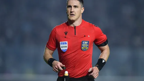 O arbitro Rafael Rodrigo Klein durante partida entre Vasco e Corinthians no estadio Sao Januario pelo campeonato Brasileiro A 2024. Foto: Thiago Ribeiro/AGIF