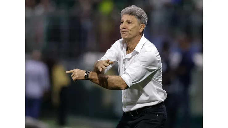 SAO PAULO, BRAZIL - MAY 10: Renato Gaucho, head coach of Gremio gestures during a match between Palmeiras and Gremio as part of Brasileirao Series A 2023 at Allianz Parque on May 10, 2023 in Sao Paulo, Brazil. (Photo by Alexandre Schneider/Getty Images)