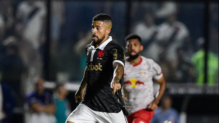 Paulinho pelo Vasco em partida diante do RB Bragantino. Foto: Thiago Ribeiro/AGIF