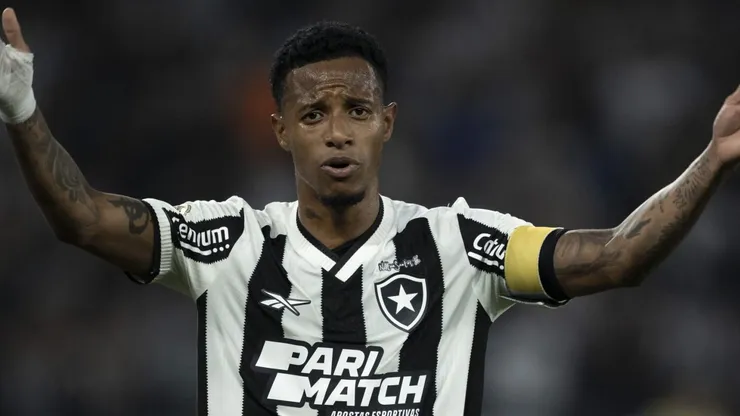 RJ - RIO DE JANEIRO - 11/06/2024 - BRASILEIRO A 2024, BOTAFOGO X FLUMINENSE - Tche Tche jogador do Botafogo durante partida contra o Fluminense no estadio Engenhao pelo campeonato Brasileiro A 2024. Foto: Jorge Rodrigues/AGIF