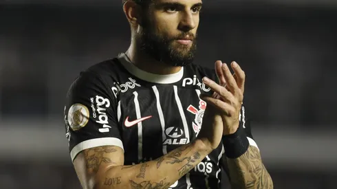 SANTOS, BRAZIL - JUNE 21: Yuri Alberto of Corinthians celebrates the team's second goal scored by an own goal of Joao Lucas of Santos (not in frame) during the match between Santos and Corinthians as part of Brasileirao Series A 2023 at Vila Belmiro Stadium on June 21, 2023 in Santos, Brazil. (Photo by Ricardo Moreira/Getty Images)