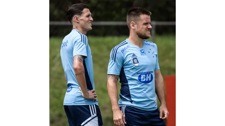 Mateus Vital e Ramiro devem sair do Cruzeiro na janela e aumentam 'barca' celeste - Foto: Gustavo Aleixo/CEC