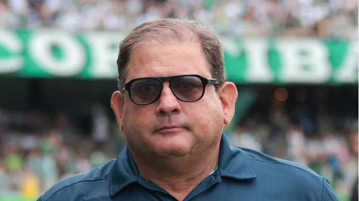 PR - CURITIBA - 28/04/2024 - BRASILEIRO B 2024, CORITIBA X BRUSQUE - Guto Ferreira tecnico do Coritiba durante partida contra o Brusque no estadio Couto Pereira pelo campeonato Brasileiro B 2024.