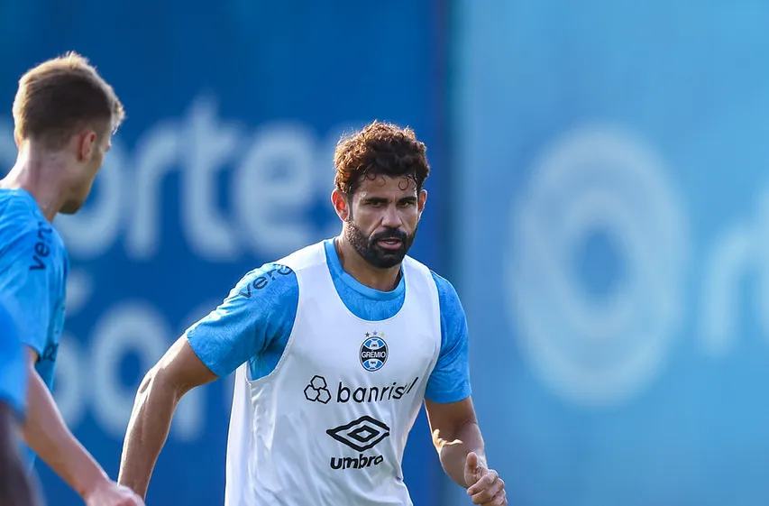 Diego Costa retornou aos treinos do Grêmio. Foto: LUCAS UEBEL/GREMIO FBPA