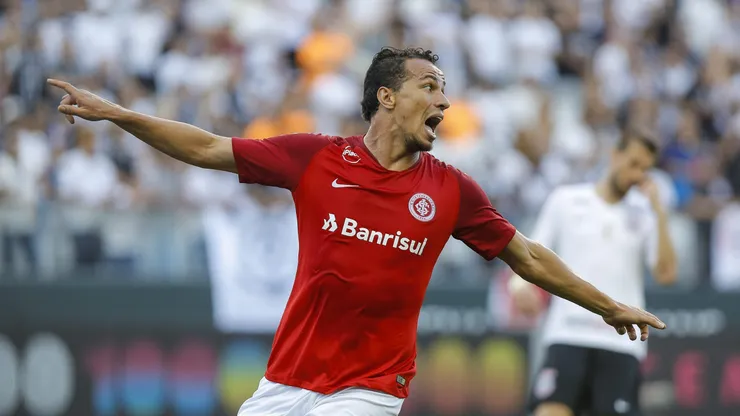 Leandro Damião em ação pelo Inter em 2018.