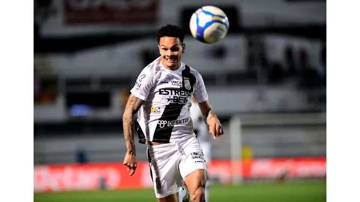 Ponte Preta e Avaí se enfrentam neste fim de semana pela Série B.
