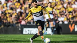 Claudinho vem sendo um dos destaques do Criciúma no Brasileirão de 2024. Foto: Leonardo Hubbe/AGIF