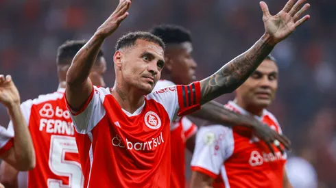 Alan Patrick pode jogar com Vargas - Foto: Maxi Franzoi/AGIF.