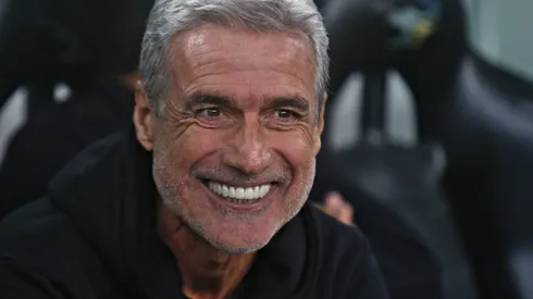 Nome de Luís Castro ganha força no Santos - Foto: Gabriel Machado/AGIF.