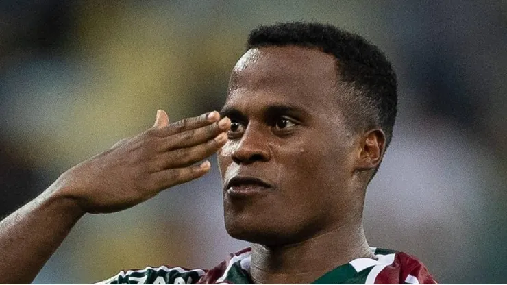 Arias comemora gol pelo Flu contra o Palmeiras.