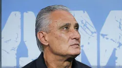 Tite durante jogo contra o Grêmio.