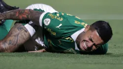 Dudu sofreu um dos penais na partida contra o Atlético. Foto: Ettore Chiereguini/AGIF