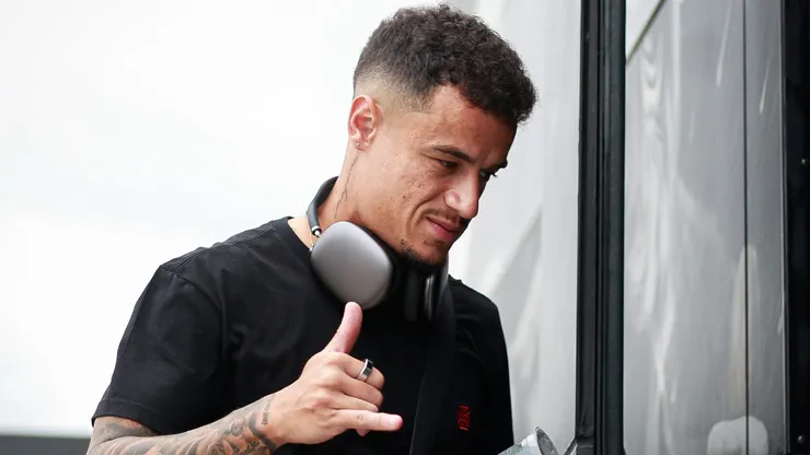 Philippe Coutinho em viagem para Belo Horizonte para enfrentar o Cruzeiro, pelo Campeonato Brasileiro. Foto: Matheus Lima/CRVG