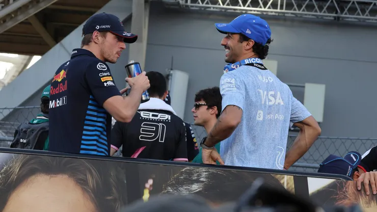 Ricciardo e Verstappen em Marina Bay, Singapura