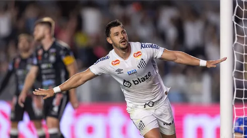 Atacante anotou golaço pelo Peixe. Beno Küster Nunes/AGIF.