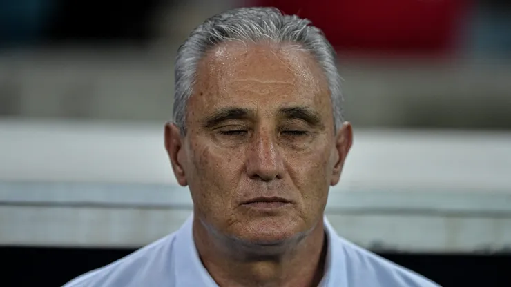 Tite técnico do Flamengo durante partida contra o Vasco no Maracanã pelo campeonato Brasileiro A 2024. Foto: Thiago Ribeiro/AGIF