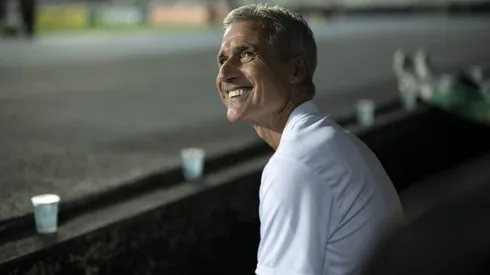 Luís Castro aceita assumir Flamengo ainda em 2024
