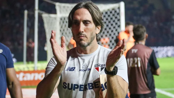 100% confirmado: Zubeldía comunica São Paulo e Boca Juniors sobre transferência