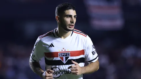 Michel Araújo está de saída do São Paulo e Peñarol deve ser o destino do meia - Foto: Marcello Zambrana/AGIF