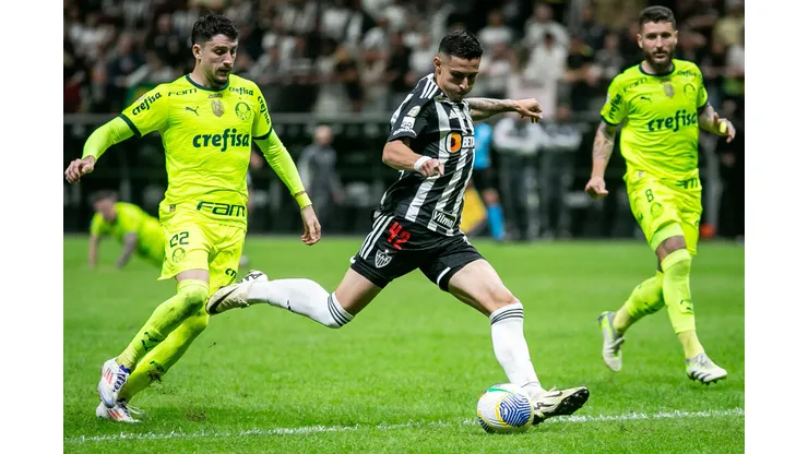 MG - BELO HORIZONTE - 17/06/2024 - BRASILEIRO A 2024, ATLETICO-MG X PALMEIRAS - Paulinho jogador do Atletico-MG durante partida contra o Palmeiras no estadio Arena MRV pelo campeonato Brasileiro A 2024. Foto: Fernando Moreno/AGIF