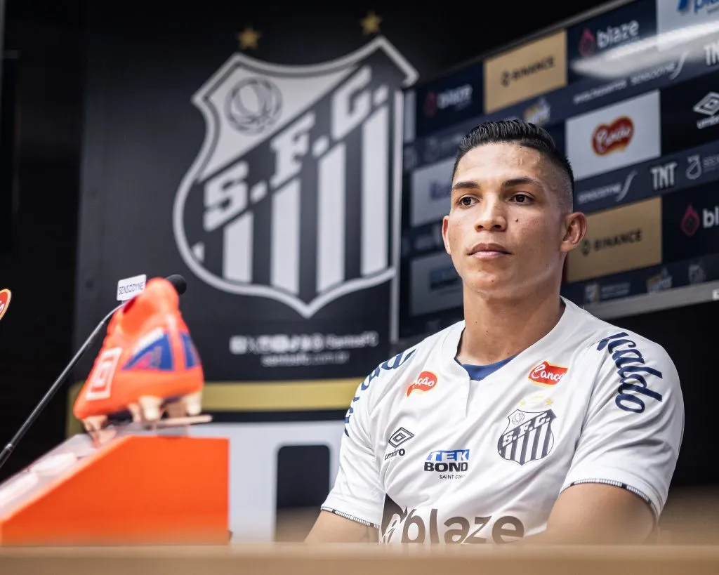 Rodrigo Ferreira foi reprovado na avaliação da comissão técnica e será negociado – Fotos: Raul Baretta/ Santos FC.