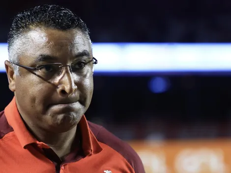 Roger Machado observa e dá chance para joia da base