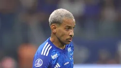 Matheus Pereira, meia do Cruzeiro em ação na Sul-Americana - Foto: Gilson Lobo/AGIF