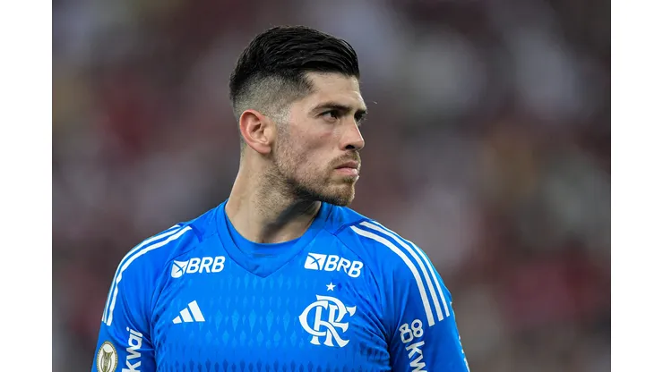 Rossi goleiro do Flamengo durante partida contra o Vasco.