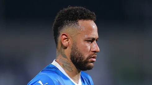 - Neymar Júnior com a camisa do Al-Hilal