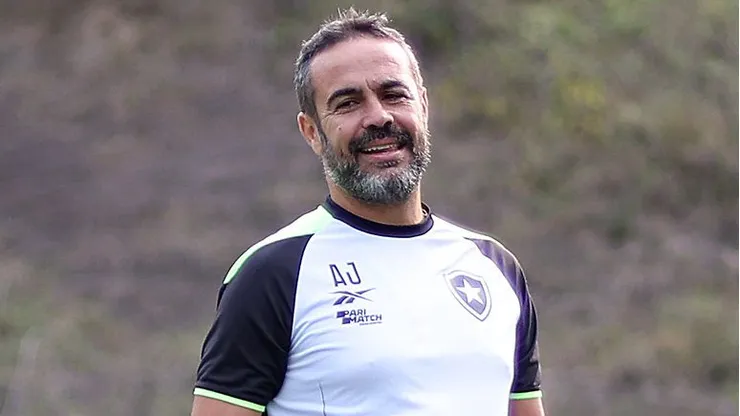 Artur Jorge abriu conversa com o Bota para renovar - Foto: Vítor Silva/Botafogo