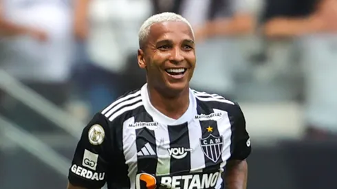 MG - BELO HORIZONTE - 22/09/2024 - BRASILEIRO A 2024, ATLETICO-MG X BRAGANTINO - Deyverson jogador do Atletico-MG comemora seu gol durante partida contra o Bragantino no estadio Arena MRV pelo campeonato Brasileiro A 2024. Foto: Gilson Lobo/AGIF
