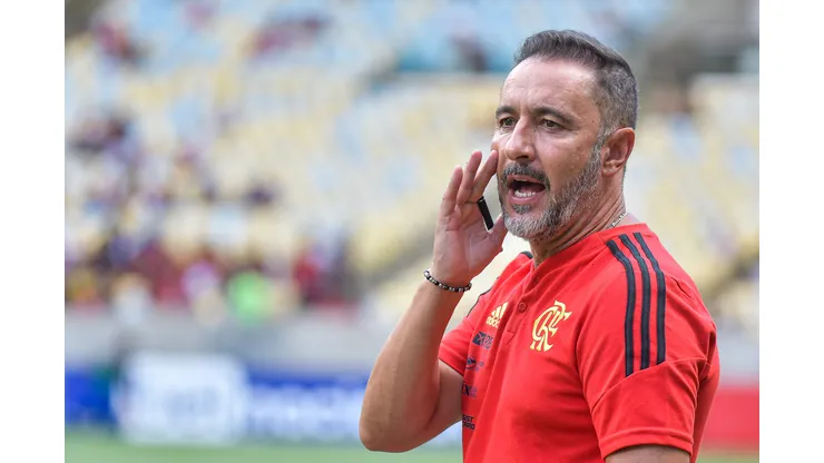 Vítor Pereira se arrepende de ter treinado Flamengo e Corinthians