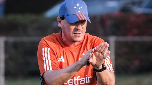 Fernando Diniz comanda treino na Toca da Raposa - Foto: Gustavo Aleixo/Cruzeiro